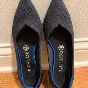 Rothy's Navy and Black Pointed Flats